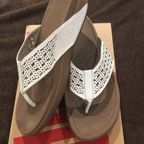 Fitflop Shoes - Fitflops white lattice. LIKE NEW!